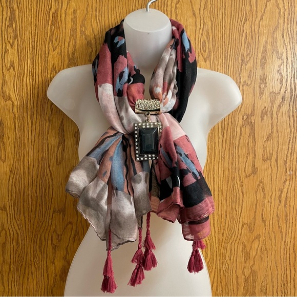 Pendant Scarf Ladies Scarf - Picture 5 of 16